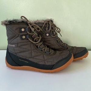 Columbia Minx Shorty Snow Boot size 9